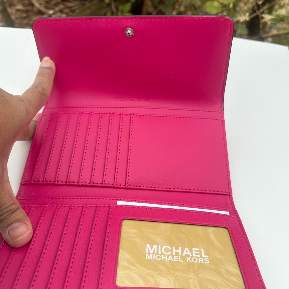 Michael Kors Jet Set Travel Large Bifold Wallet Dragon Fruit Mk Logo Le… - Picture 4 of 4
